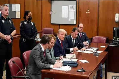   پدربزرگ ترامپ خانه فساد داشت/ ترامپ ۴۰۰۰ پرونده قضایی در امریکا محاکمه می شود 