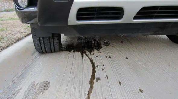 بدشانس ترین مرد مشهدی را بشناسید / روغن ریزی ماشینش هم آدم کشت!