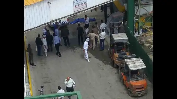 سقوط مرگبار یکی از کارکنان شرکت کاله / پلیس در محل حاضر شد + عکس 