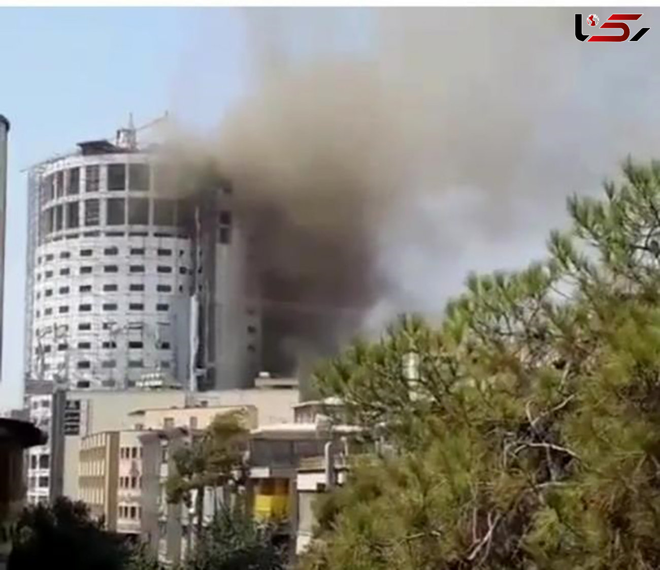 تخریب هتل آسمان شیراز در دستور کار نیست
