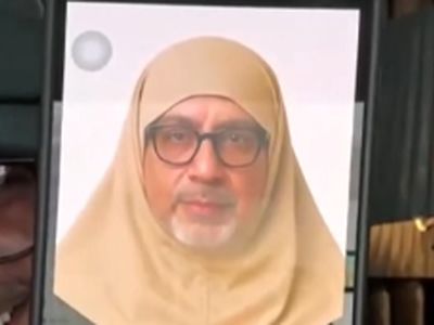 آموزش‌های رضا رشیدپور درباره هوش مصنوعی به جاهای باریک کشیده شد؛ تبدیل عکس معمولی به عکس پرسنلی 4*3 که به خاطر نبود عکس خانم روی خودش امتحان کرد
