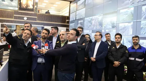 بازدید آذری جهرمی از مرکز فرماندهی و کنترل هوشمند پلیس راهور تهران + تصاویر