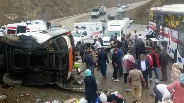  اعلام علت واژگونی اتوبوس در گردنه حیران  