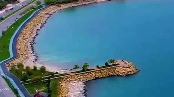 از دریاچه وان ترکیه تا آتش بازی در شهر پاریس و باران پاییزی در بندر انزلی