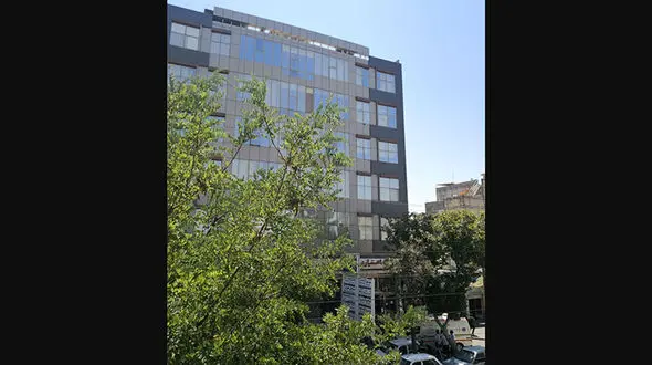 خودکشی  روی ساختمان معروف تهران / صبح امروز رخ داد