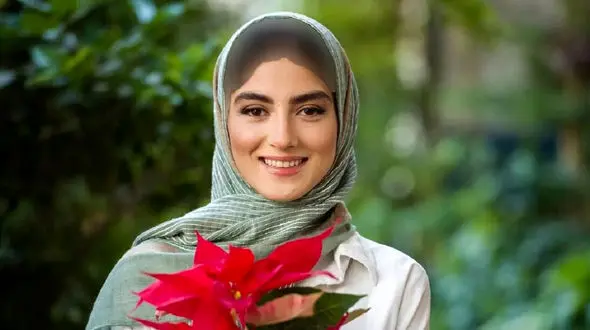 جشن تولد 24 سالگی پردیس پورعابدینی در کافه لوکس تهران / خانم بازیگر چه شیک و پیک کرده