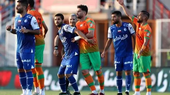 استقلال سند رو کرد/ 10 امتیاز آبی ها با این اشتباهات داوری از دست رفت + فیلم