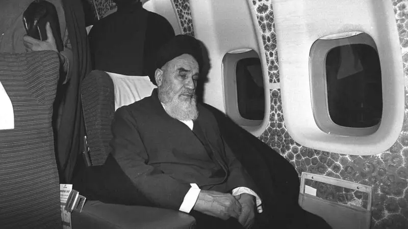 ۱۲ بهمن چهل و چهارمین سالروز ورود تاریخی امام به میهن