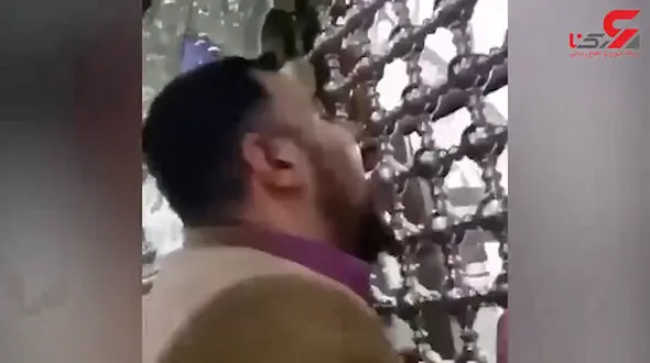 2 سال زندان و 74 ضربه شلاق برای لیس زدن ضریح + جزئیات و فیلم