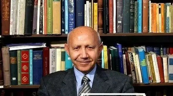 حکایت آموزند ملانصرالدین از زبان دکتر الهی قمشه ای: آدم پخته از هر سخنی برداشتی می‌گیره چون عقلش بیدار هست و دلش فروتن/ وجه درست رو عاشق میتونه ببینه