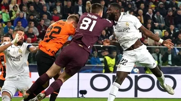 تا پای جان برای تیم؛ فوتبال خونین ! + عکس