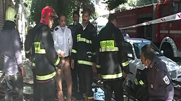 مهار شدن آتش سوزی داروخانه در کرمان + عکس 