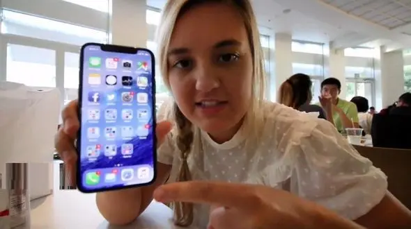 جاسوسی دختر نوجوان در پروژه آیفون ایکس! + فیلم و عکس