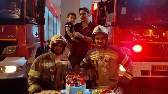 تولد کودک وحشت زده از آتش در آتش نشانی تهران + فیلم و عکس