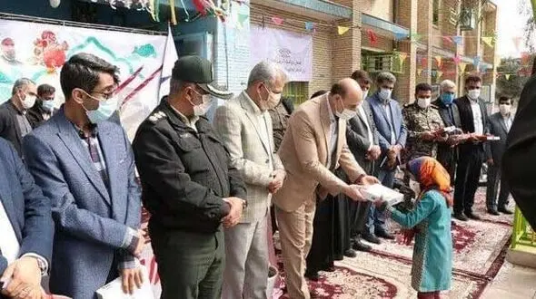 


صف مدیران استان کرمان برای اهدای چند تبلت! + عکس
