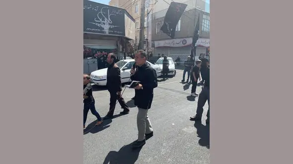 مداحی انصاری فرد در تاسوعای حسینی در دسته آذربایجانی ها 