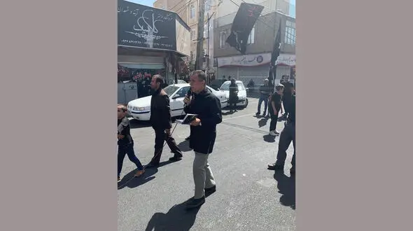 مداحی انصاری فرد در تاسوعای حسینی در دسته آذربایجانی ها 