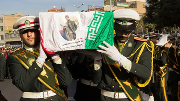 تشییع باشکوه سرباز فداکار در یک آتش سوزی هولناک