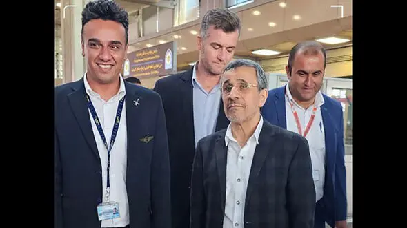 احمدی‌نژاد همچنان در فرودگاه امام منتظر خروج از کشور است!