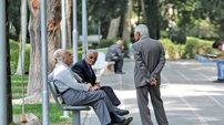 بازنشستگان طبق وعده همسان سازی حقوق می گیرند /  موارد خطا را به شعب بیمه اعلام کنید
