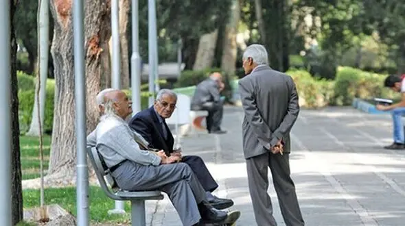 بازنشستگان طبق وعده همسان سازی حقوق می گیرند /  موارد خطا را به شعب بیمه اعلام کنید
