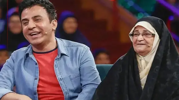 فیلم ضجه های عمو پورنگ و نعیمه نظام دوست در مراسم خاکسپاری مادرش