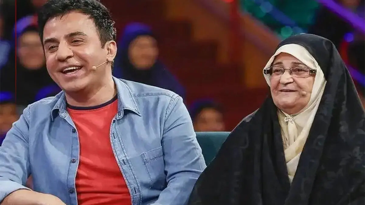 فیلم حال خراب عمو پورنگ در مراسم نماز میت مادرش و تشییع جنازه