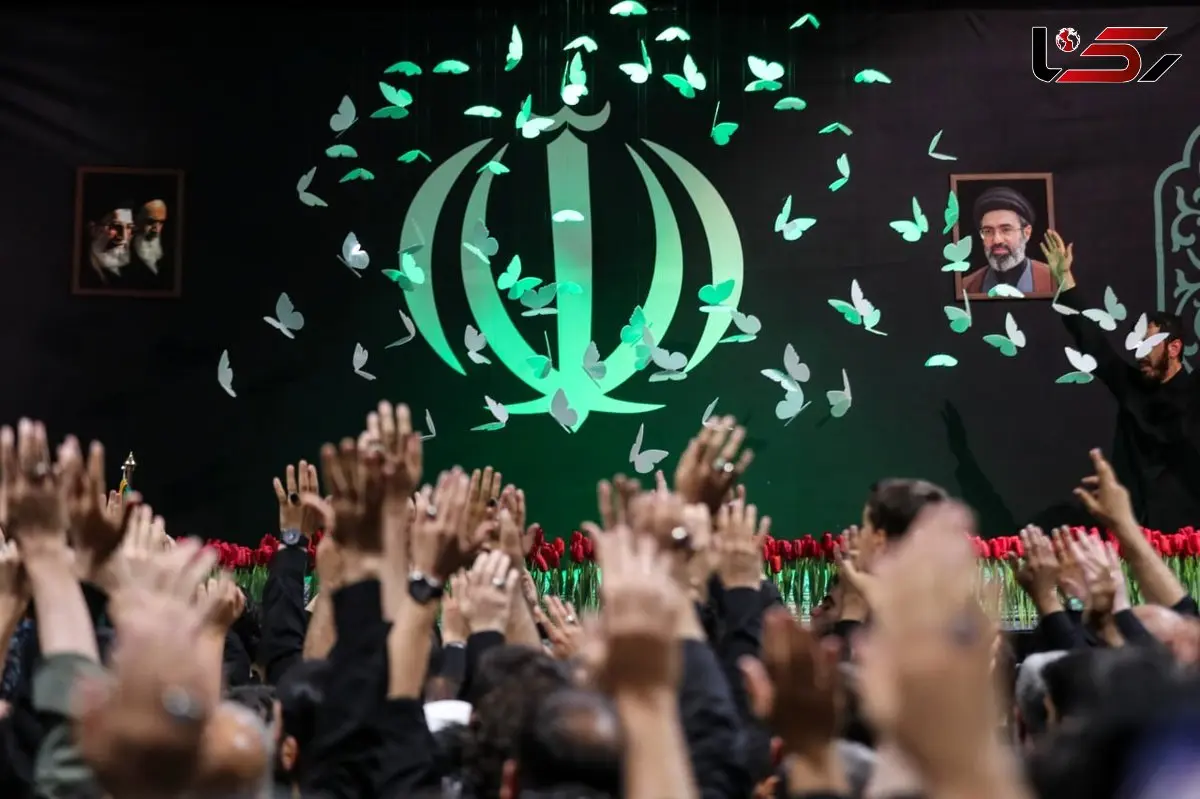 فیلم / نصب نماد «باید برخاست» در میدان انقلاب تهران همزمان با آغاز مراسم بدرقه آقای شهید ایران