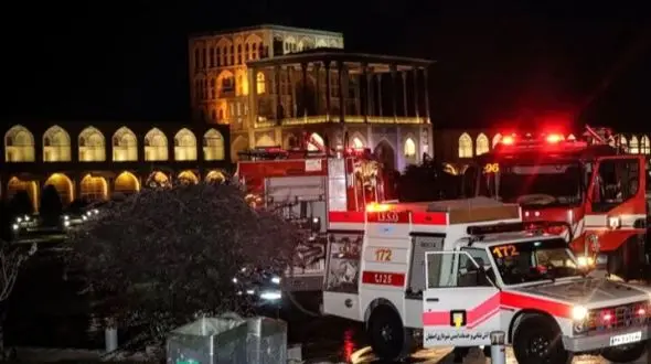 حریق گسترده در میدان نقش‌جهان / ۲ کارگاه قلم‌کاری و مسگری خاکستر شدند