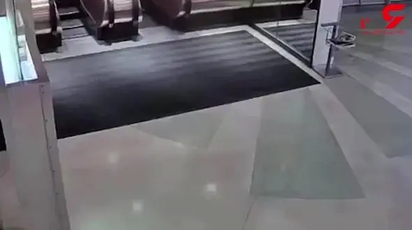 ضربات مرگبار چاقو بر پیکر دختر جوان + فیلم