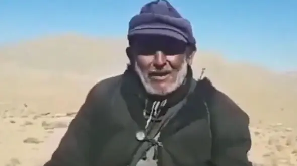 فیلم صدای بهشتی پیرمرد روستایی ! / همایون شجریان این آواز بهترین صدا معرفی کرد !