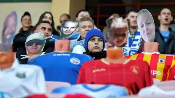 استفاده از ماکت برای پر کردن جای خالی استادیوم + فیلم