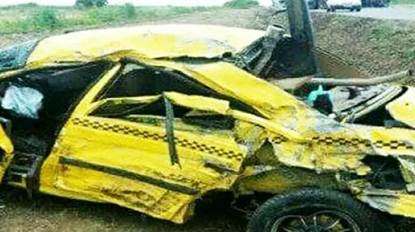 مرگ زن دلفانی با بچه ای در شکم / او روی زانوهای دختر نوجوانش جان داد