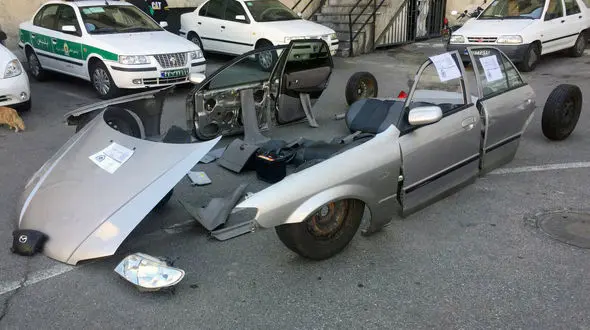 عکس و فیلم باورنکردنی از اوراق یک خودرو در تهران / پلیس وارد عمل شد