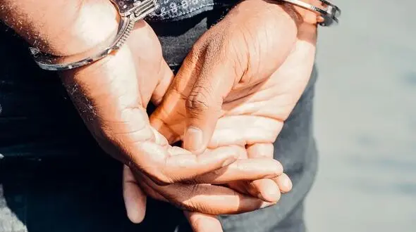 قتل هولناک راننده تاکسی در تهران / راننده کامیون مرد جوان را زیرچرخ های کامیونش له کرد