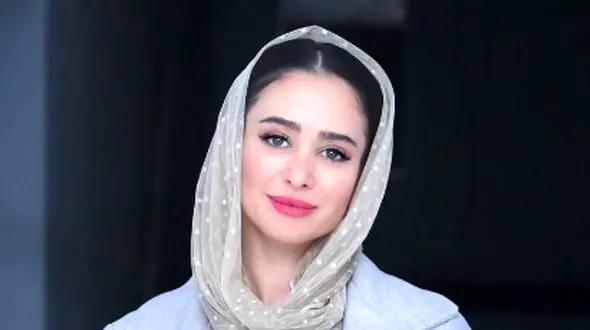 عکس / رونمایی الناز حبیبی از استایل خوشرنگِ هالیوودی اش .../  درخشش بازیگر جوان در دنیای مد و زیبایی ....