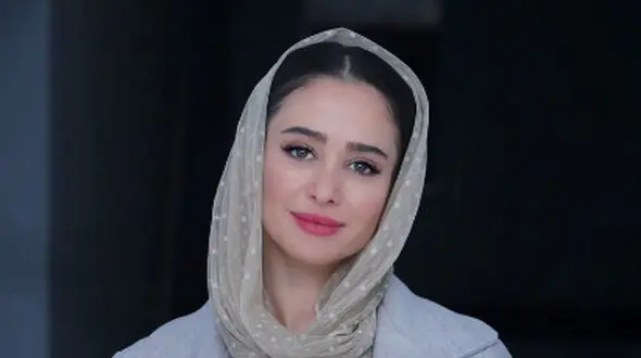 عکس / رونمایی الناز حبیبی از استایل خوشرنگِ هالیوودی اش .../  درخشش بازیگر جوان در دنیای مد و زیبایی ....