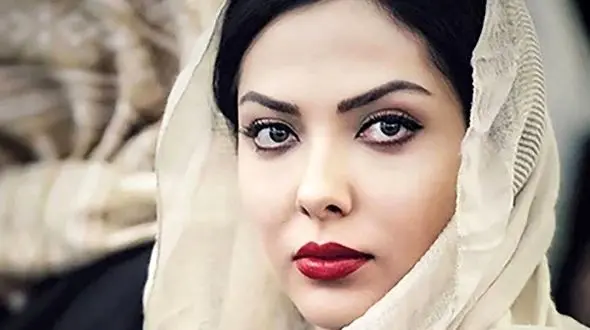 لیلا اوتادی در مسیر اشتباه خانم بازیگرها ! + عکس هایی برای رخ کشیدن ثروت !