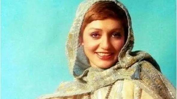 عکس های «گوگوش» با حجاب کامل در تهران و پیش از مهاجرت /  دهه 70