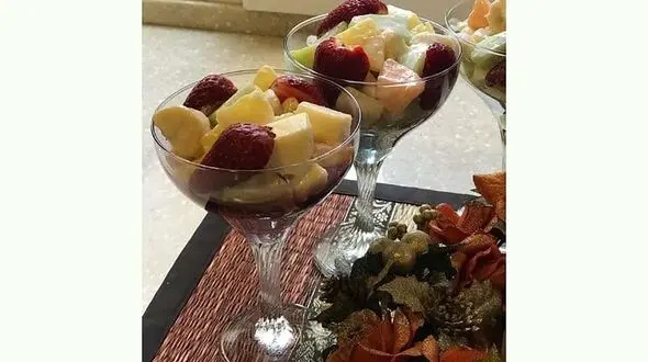 سالاد میوه یک دسر سالم و راحت