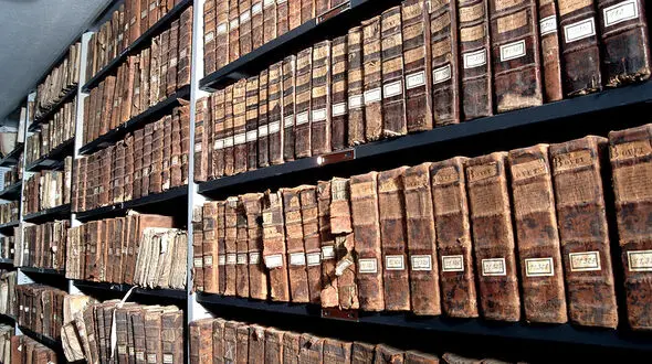 فرمانی از شاه ایرانی با دستخط نستعلیق ! + سند