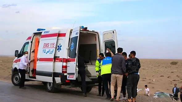 واژگونی اتوبوس در جاده آباده با ۱۶ مجروح و ۱ کشته