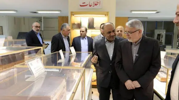 بازدید وزیر میراث‌فرهنگی از موسسه مطبوعاتی اطلاعات/ تأکید بر ثبت و صیانت از میراث مطبوعاتی کشور 