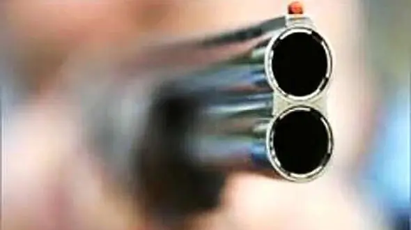 شلیک به زن لارستانی در خشم شوهر / همسرم دستور توقیف ماشینم را گرفته بود