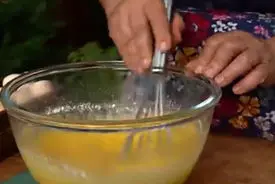 غذای سنتی آذربایجان؛ طرز تهیه مربا و کیک انجیری در دل طبیعت روستا / فیلم