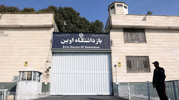 اولین فیلم از داخل بندهای زندان اوین بعد از اصابت موشک اسرائیل + فیلم لحظه اصابت