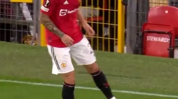 وقتی بازیکنان سعی در تقلید ستاره منچستریونایتد دارند +ویدیو