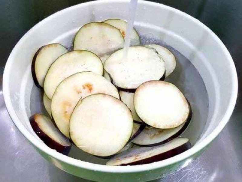 رفع تلخی بادمجان پس از پخت