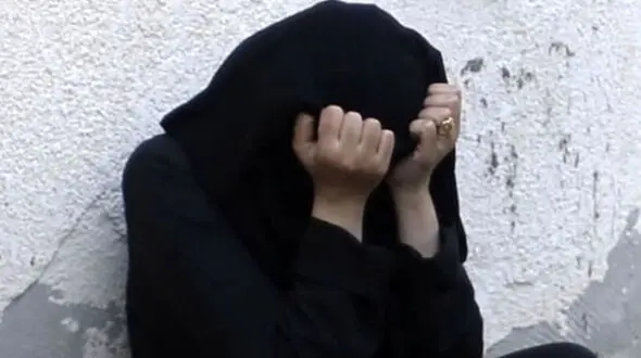 فریب دختر جوان توسط یک انرژی درمانگر / دختری جوان قربانی خرافه و کلاهبرداری شد