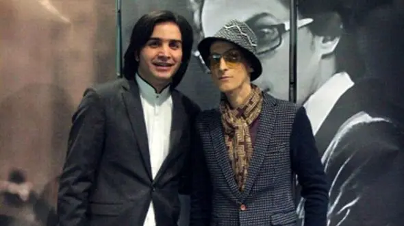 فیلم /  اجرای زنده و باشکوه آهنگ یکی هست تو قلبم توسط مرتضی پاشایی و محسن یگانه / خدابیامرز عجب صدایی داشت ...